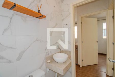Banheiro de apartamento à venda com 2 quartos, 42m² em Sarandi, Porto Alegre