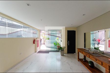 Hall de entrada de apartamento à venda com 2 quartos, 110m² em Vila Sao Vicente, São Paulo