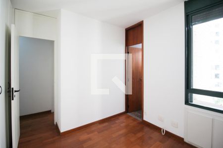 Suíte 2 de apartamento à venda com 3 quartos, 121m² em Moema, São Paulo