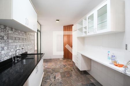 Cozinha de apartamento à venda com 3 quartos, 121m² em Moema, São Paulo