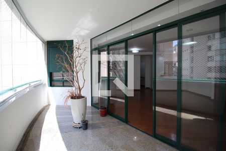 Varanda  de apartamento à venda com 3 quartos, 121m² em Moema, São Paulo