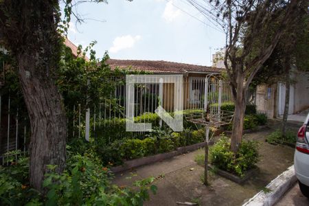 Fachada de casa à venda com 3 quartos, 220m² em Conjunto Residencial Santa Terezinha, São Paulo