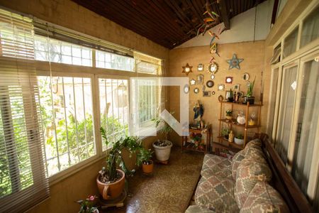 Área comum de casa à venda com 3 quartos, 220m² em Conjunto Residencial Santa Terezinha, São Paulo
