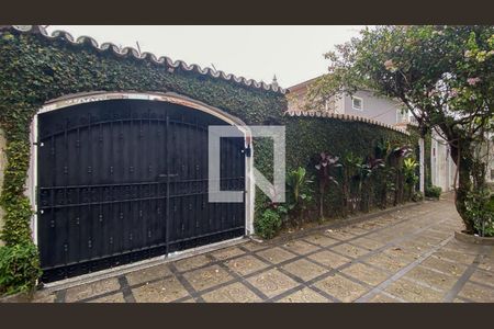 Fachada de casa à venda com 5 quartos, 560m² em Jardim da Saúde, São Paulo