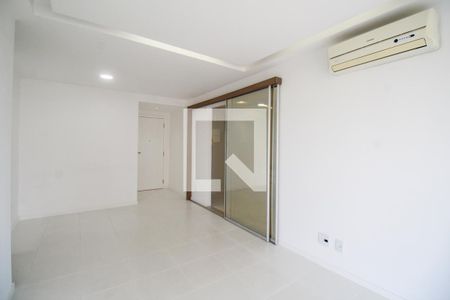 Sala de apartamento para alugar com 2 quartos, 77m² em Barra da Tijuca, Rio de Janeiro