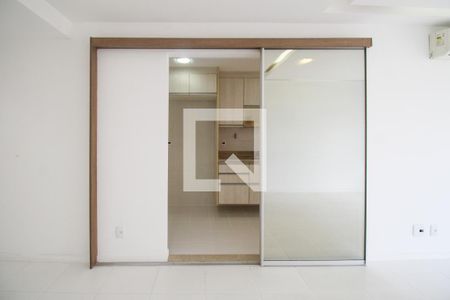 Sala para cozinha de apartamento para alugar com 2 quartos, 77m² em Barra da Tijuca, Rio de Janeiro