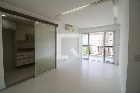 Sala de apartamento para alugar com 2 quartos, 77m² em Barra da Tijuca, Rio de Janeiro
