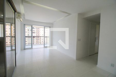 Sala de apartamento para alugar com 2 quartos, 77m² em Barra da Tijuca, Rio de Janeiro