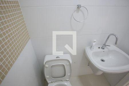 Lavabo de casa de condomínio para alugar com 3 quartos, 92m² em Tanque, Rio de Janeiro