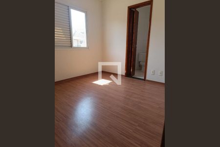 Casa à venda com 3 quartos, 90m² em Jardim Sabara, São Paulo