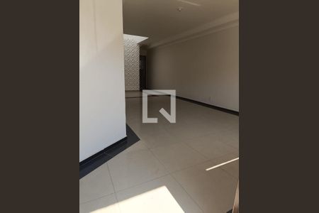 Casa à venda com 3 quartos, 90m² em Jardim Sabara, São Paulo