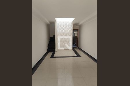 Casa à venda com 3 quartos, 90m² em Jardim Sabara, São Paulo