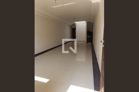 Casa à venda com 3 quartos, 93m² em Jardim Sabara, São Paulo