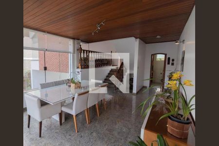 Casa à venda com 3 quartos, 383m² em City América, São Paulo