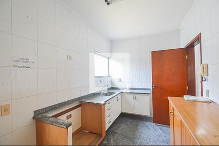 Cozinha 2 de casa à venda com 8 quartos, 580m² em Nova Petrópolis, São Bernardo do Campo