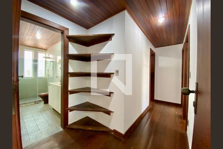 Corredor de apartamento para alugar com 3 quartos, 196m² em Pituba, Salvador