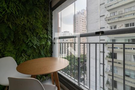 Varanda de kitnet/studio para alugar com 1 quarto, 25m² em Indianópolis, São Paulo