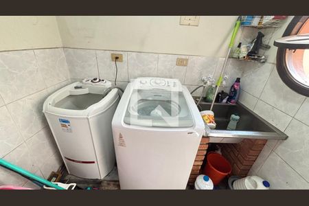 Área de Serviço de casa à venda com 3 quartos, 221m² em Jardim Ipanema, Santo André