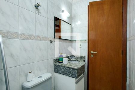 Banheiro de apartamento para alugar com 2 quartos, 70m² em Vila Caiçara, Praia Grande
