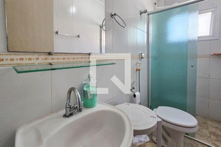 Banheiro de apartamento para alugar com 2 quartos, 96m² em Balneario Cidade Atlantica, Guarujá