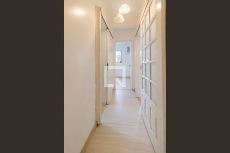 Corredor de apartamento à venda com 2 quartos, 81m² em Farroupilha, Porto Alegre