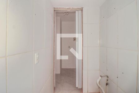 Banheiro de apartamento à venda com 1 quarto, 37m² em Sarandi, Porto Alegre
