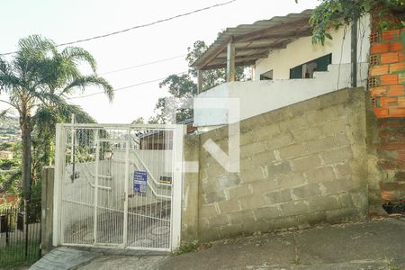 Fachada de casa à venda com 4 quartos, 200m² em Jardim Carvalho, Porto Alegre