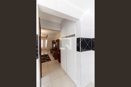 Corredor de casa à venda com 3 quartos, 239m² em Vila Santo Estefano, São Paulo