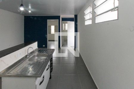 Cozinha de casa para alugar com 2 quartos, 100m² em Vila Tolstoi, São Paulo
