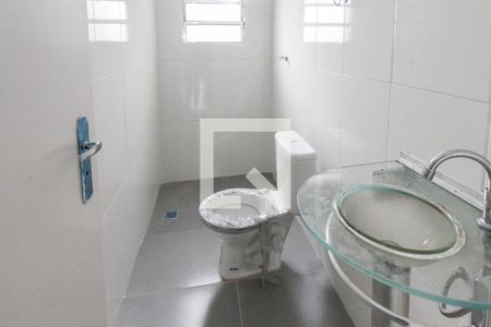 Banheiro de casa para alugar com 2 quartos, 100m² em Vila Tolstoi, São Paulo