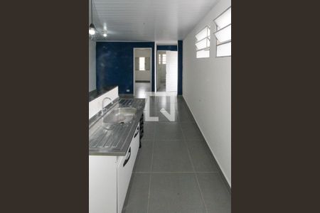 Cozinha de casa para alugar com 2 quartos, 100m² em Vila Tolstoi, São Paulo
