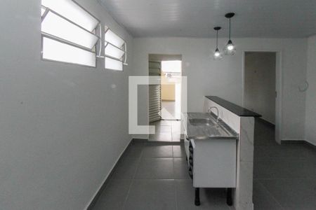 Cozinha de casa para alugar com 2 quartos, 100m² em Vila Tolstoi, São Paulo