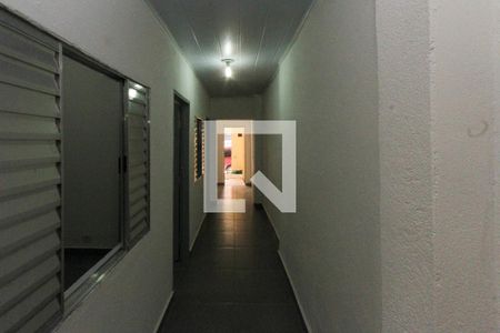 Corredor de casa para alugar com 2 quartos, 100m² em Vila Tolstoi, São Paulo