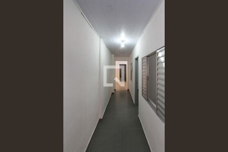 Corredor de casa para alugar com 2 quartos, 100m² em Vila Tolstoi, São Paulo