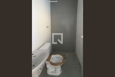 Banheiro de casa para alugar com 2 quartos, 100m² em Vila Tolstoi, São Paulo