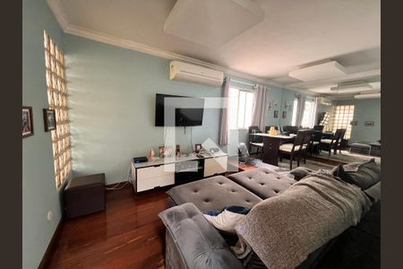 Sala de casa à venda com 3 quartos, 360m² em Taquara, Rio de Janeiro