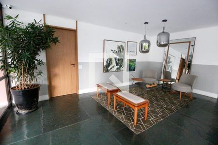 Hall social de apartamento à venda com 3 quartos, 130m² em Vila Morumbi, São Paulo
