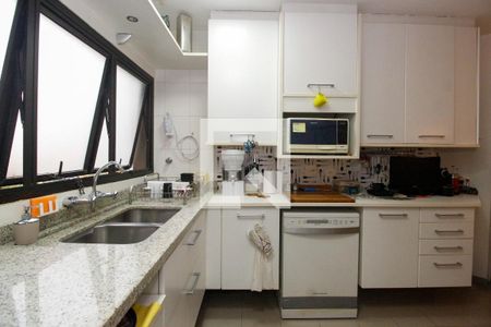Cozinha de apartamento à venda com 3 quartos, 130m² em Vila Morumbi, São Paulo