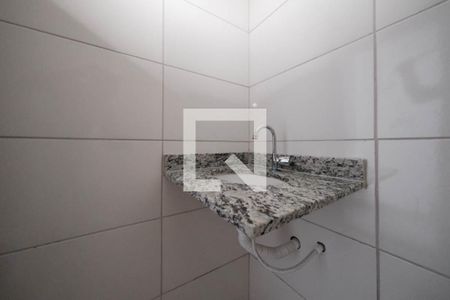 Banheiro Social de apartamento à venda com 2 quartos, 42m² em Vila Nhocuné, São Paulo