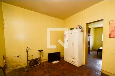 Quarto de casa à venda com 2 quartos, 300m² em Sagrada Família, Belo Horizonte