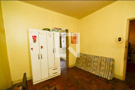 Quarto de casa à venda com 2 quartos, 300m² em Sagrada Família, Belo Horizonte