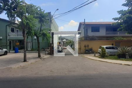 Fachada de casa de condomínio à venda com 3 quartos, 200m² em Taquara, Rio de Janeiro