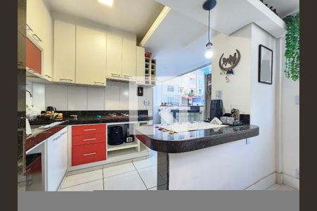 Cozinha de apartamento à venda com 3 quartos, 83m² em São Lucas, Belo Horizonte