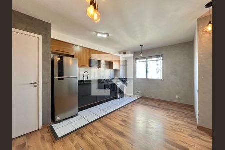 Sala/Cozinha de apartamento para alugar com 2 quartos, 40m² em Vila Mira, São Paulo