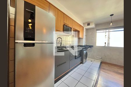 Cozinha de apartamento para alugar com 2 quartos, 40m² em Vila Mira, São Paulo