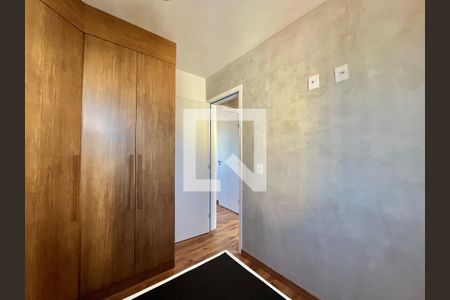Quarto 1 de apartamento para alugar com 2 quartos, 40m² em Vila Mira, São Paulo