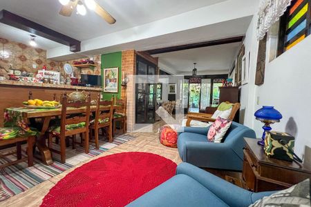 Sala de casa de condomínio para alugar com 3 quartos, 210m² em Barra da Tijuca, Rio de Janeiro