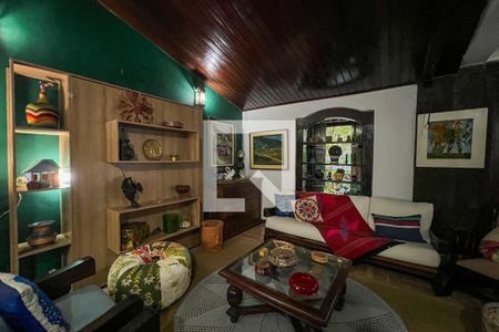 Sala de casa de condomínio para alugar com 3 quartos, 210m² em Barra da Tijuca, Rio de Janeiro