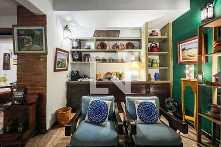 Sala de casa de condomínio para alugar com 3 quartos, 210m² em Barra da Tijuca, Rio de Janeiro