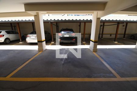 Garagem de apartamento à venda com 3 quartos, 136m² em Vila Itapura, Campinas